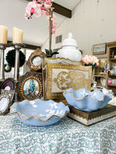 Load image into Gallery viewer, Chinoiserie Dreams Scalloped Bowls with 22K Gold Accent