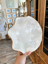 Load image into Gallery viewer, Chinoiserie Dreams Scalloped Bowls with 22K Gold Accent