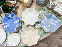 Load image into Gallery viewer, Chinoiserie Dreams Scalloped Bowls with 22K Gold Accent