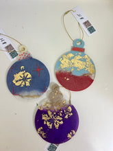 Load image into Gallery viewer, Assorted rice ornament - Engrained
