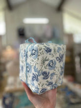 Load image into Gallery viewer, Assorted tissue box covers - Toupelo Crafts

