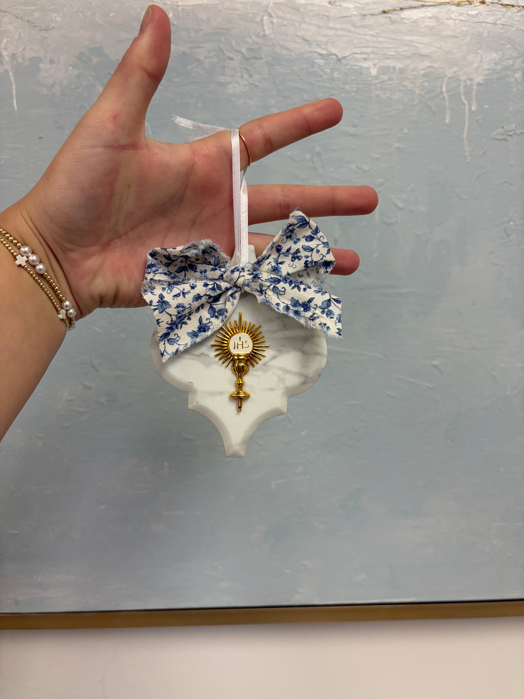 Eucharist on marble ornament - Grace and Mercy Co