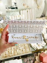 Load image into Gallery viewer, Scapular bracelet - Sophie Mo’s
