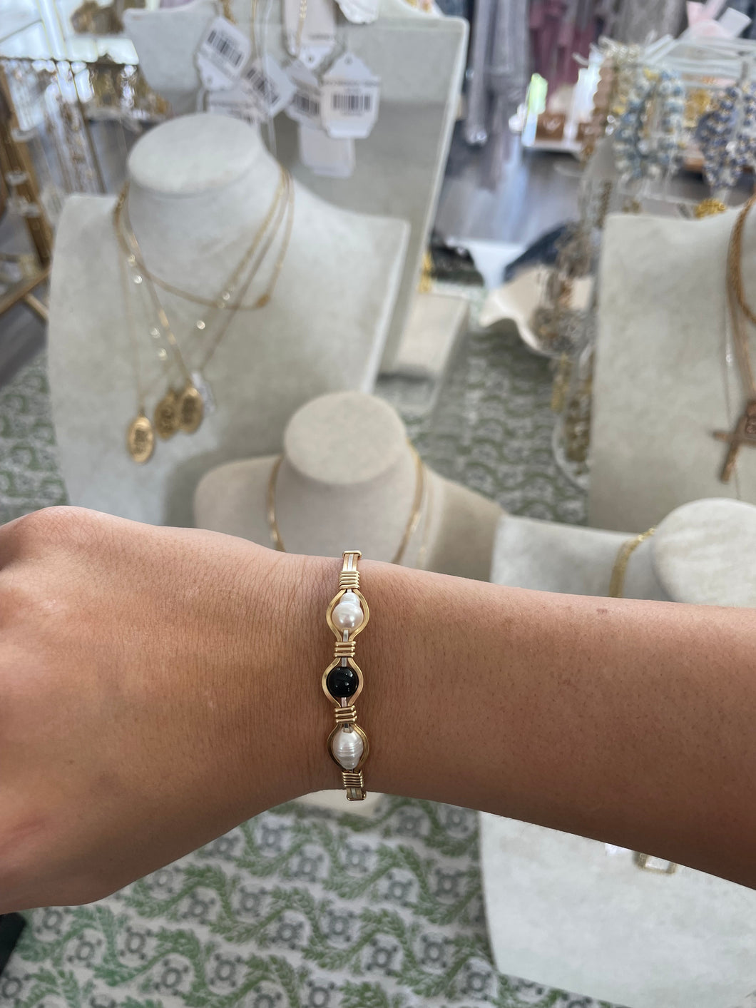 6mm black onyx 2 pearl gold flat 1 flat silver bracelet- Q’s Jewelry Design