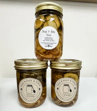 Load image into Gallery viewer, Bread &amp; Butter pickle slices/chips : Free-Range &amp; Feral Homemade Canned Goods
