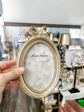 Load image into Gallery viewer, Gold 4x6 in. Polyresin Oval Coquette Photo Frame - KOF
