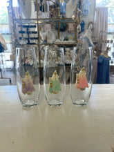 Load image into Gallery viewer, Painted intaglio bud vases- Bee Still Design
