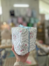 Load image into Gallery viewer, Assorted tissue box covers - Toupelo Crafts

