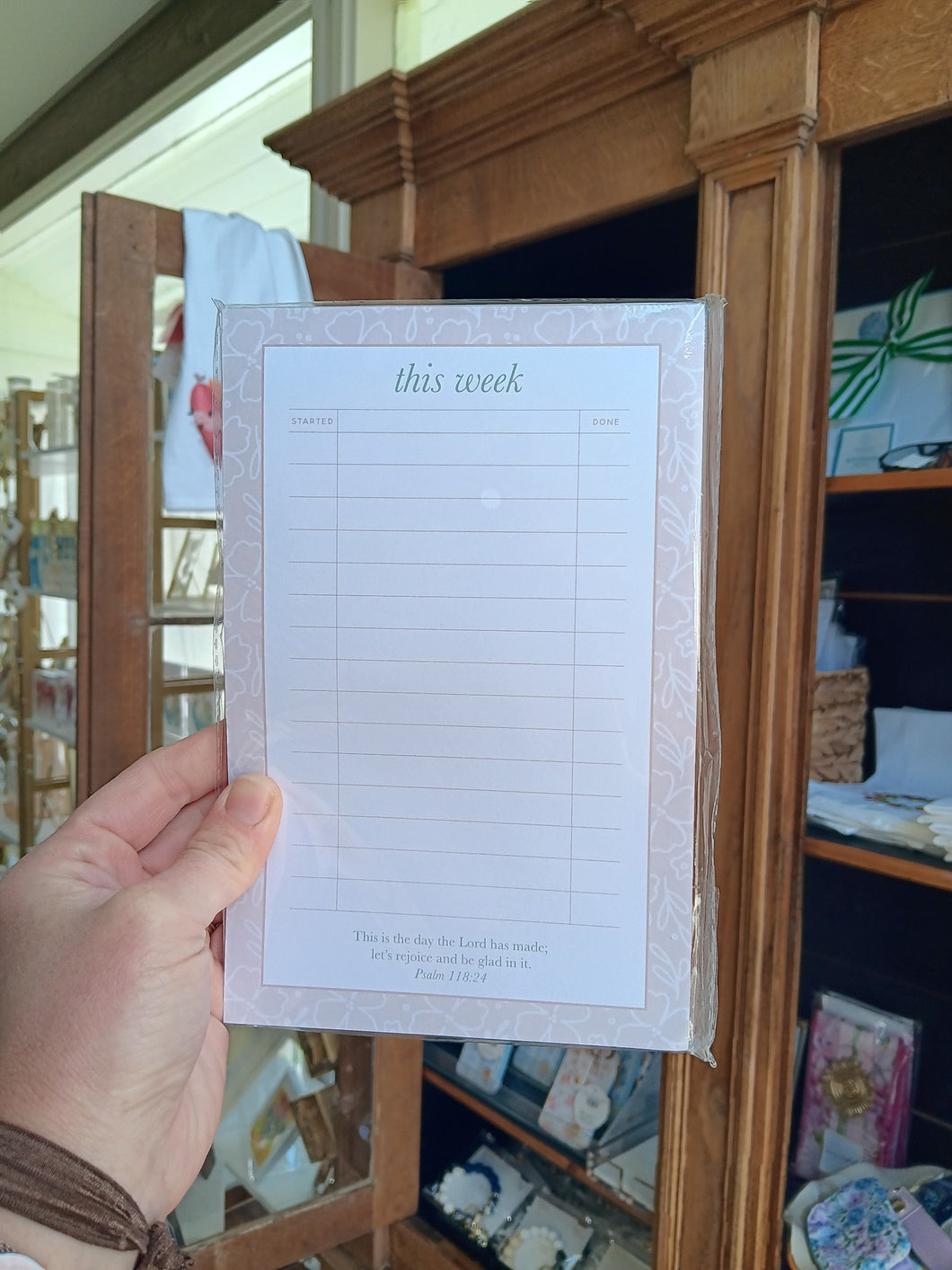 To-do notepad - floral blush - Stretched Out Designs