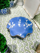 Load image into Gallery viewer, Chinoiserie Dreams Scalloped Bowls with 22K Gold Accent
