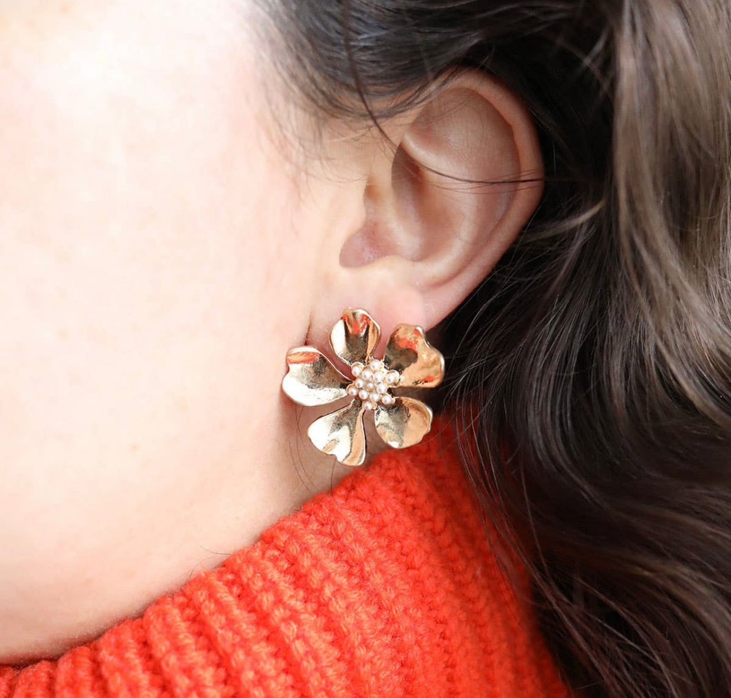 Geneva Pearl-Studded Flower Stud Earrings in Worn Gold